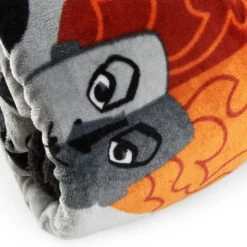 Hallmark Disney Hocus Pocus Black Flame Candle Blanket, 50x60 10 Hallmark Disney Hocus Pocus Black Flame Candle Blanket, 50x60 -Toy Store Hocus Pocus Black Flame Candle Fleece Blanket 1HGN1506 04