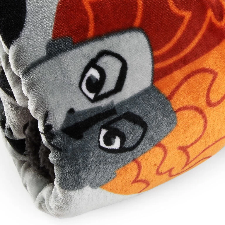 Hallmark Disney Hocus Pocus Black Flame Candle Blanket, 50x60 6 Hallmark Disney Hocus Pocus Black Flame Candle Blanket, 50x60 - Image 4