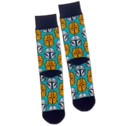 Hallmark Star Wars: The Mandalorian™ Helmet Novelty Crew Socks 8 Hallmark Star Wars: The Mandalorian™ Helmet Novelty Crew Socks -Toy Store Star Wars The Mandalorian Helmet Novelty Crew Socks 1SHP2161 03